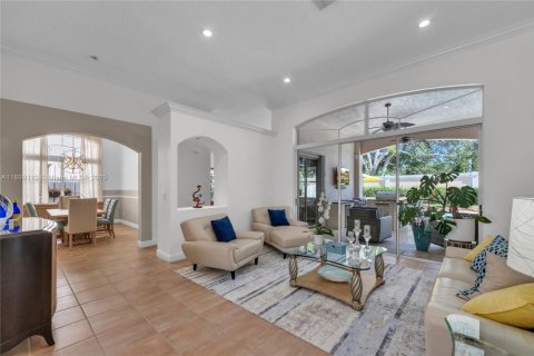 House in Pembroke Pines, Florida 4 bedrooms, 224.27 sq.m. № 1964086 - photo 10
