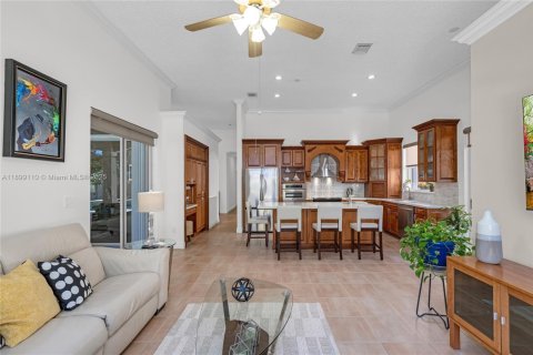 House in Pembroke Pines, Florida 4 bedrooms, 224.27 sq.m. № 1964086 - photo 17