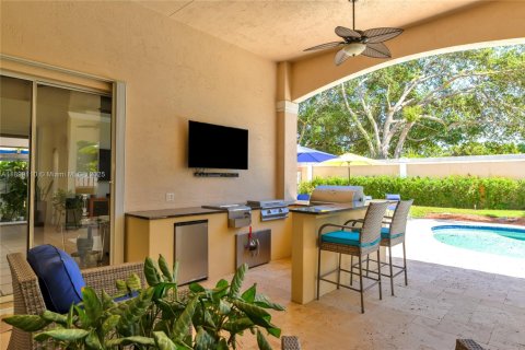 House in Pembroke Pines, Florida 4 bedrooms, 224.27 sq.m. № 1964086 - photo 28