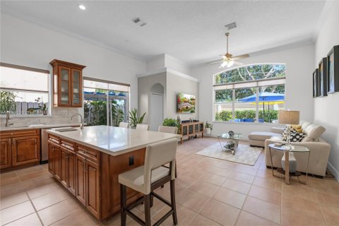 House in Pembroke Pines, Florida 4 bedrooms, 224.27 sq.m. № 1964086 - photo 15