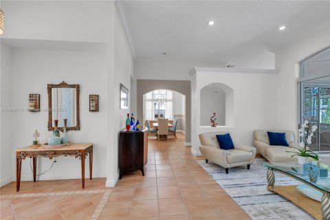 House in Pembroke Pines, Florida 4 bedrooms, 224.27 sq.m. № 1964086 - photo 12