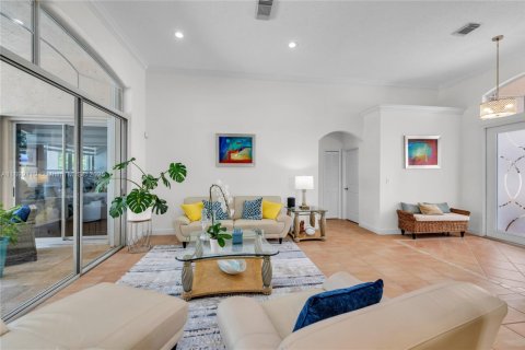 House in Pembroke Pines, Florida 4 bedrooms, 224.27 sq.m. № 1964086 - photo 8