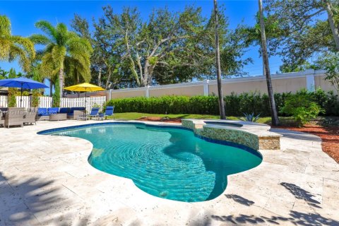 House in Pembroke Pines, Florida 4 bedrooms, 224.27 sq.m. № 1964086 - photo 29