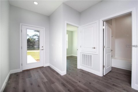 House in Winter Haven, Florida 3 bedrooms, 117.99 sq.m. № 2395966 - photo 3