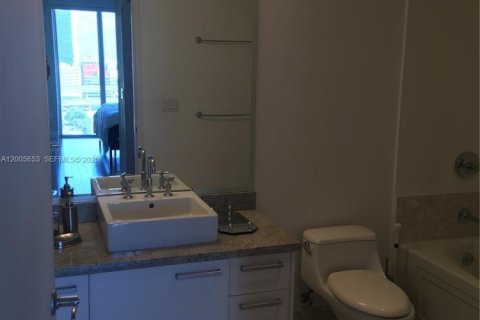 Condo in Miami, Florida, 3 bedrooms  № 2069635 - photo 9