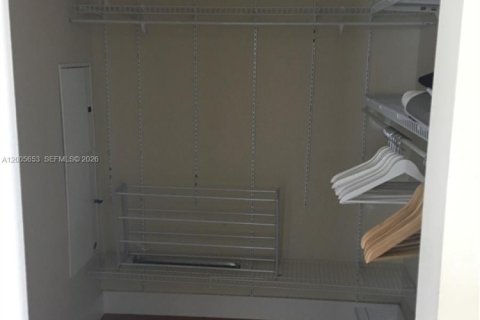 Condo in Miami, Florida, 3 bedrooms  № 2069635 - photo 11