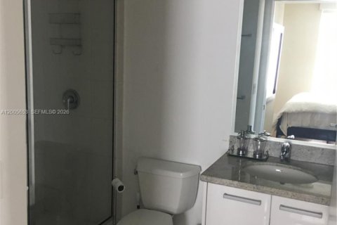 Condo in Miami, Florida, 3 bedrooms  № 2069635 - photo 2