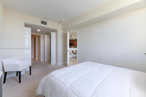 Condo in West Palm Beach, Florida, 2 bedrooms  № 2029787 - photo 16