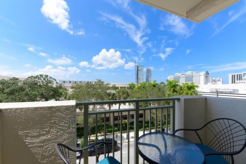 Condo in West Palm Beach, Florida, 2 bedrooms  № 2029787 - photo 6