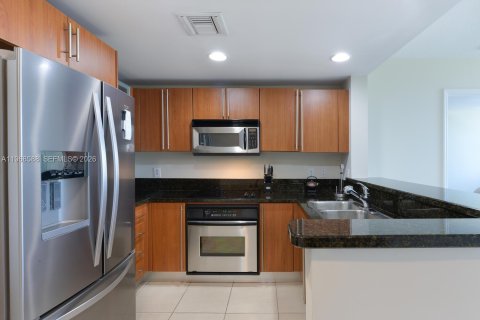 Condo in West Palm Beach, Florida, 2 bedrooms  № 2029787 - photo 10