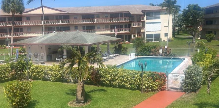Condominio en Hollywood, Florida, 1 dormitorio  № 1875210
