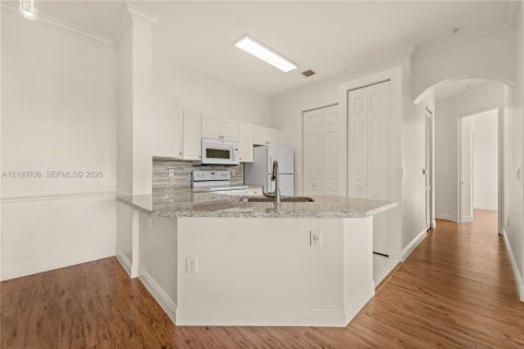 Condominio en venta en Miramar, Florida, 2 dormitorios, 82.68 m2 № 2428262 - foto 6