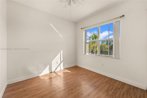 Condominio en venta en Miramar, Florida, 2 dormitorios, 82.68 m2 № 2428262 - foto 10