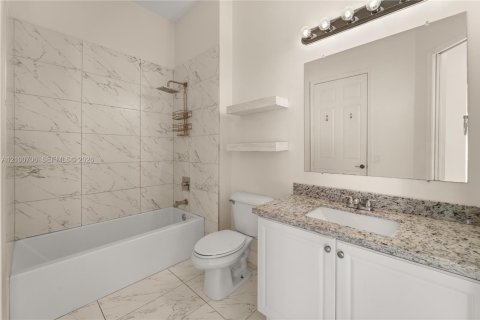 Condominio en venta en Miramar, Florida, 2 dormitorios, 82.68 m2 № 2428262 - foto 14
