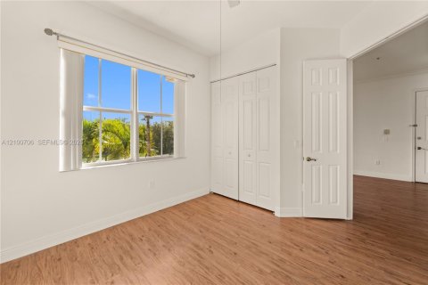 Condominio en venta en Miramar, Florida, 2 dormitorios, 82.68 m2 № 2428262 - foto 11