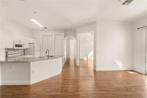Condominio en venta en Miramar, Florida, 2 dormitorios, 82.68 m2 № 2428262 - foto 2