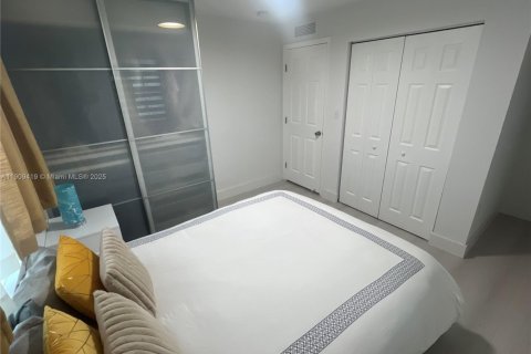 Villa ou maison à vendre à North Miami, Floride: 4 chambres, 141.12 m2 № 1967119 - photo 6