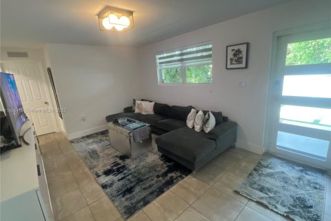 Villa ou maison à vendre à North Miami, Floride: 4 chambres, 141.12 m2 № 1967119 - photo 15