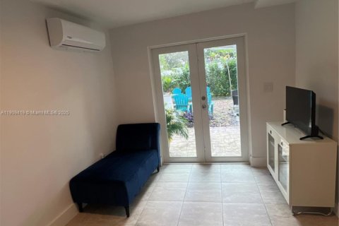 Villa ou maison à vendre à North Miami, Floride: 4 chambres, 141.12 m2 № 1967119 - photo 30