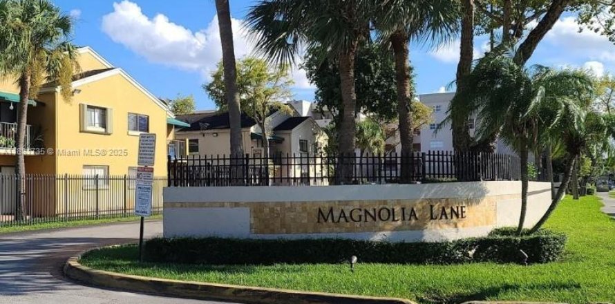 Condo in Miami, Florida, 2 bedrooms № 1929475