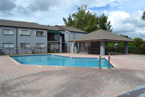 Condo in Miami, Florida, 2 bedrooms  № 1929475 - photo 3
