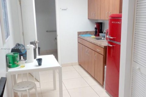 Immobilier commercial à vendre à Tamarac, Floride № 2054960 - photo 6