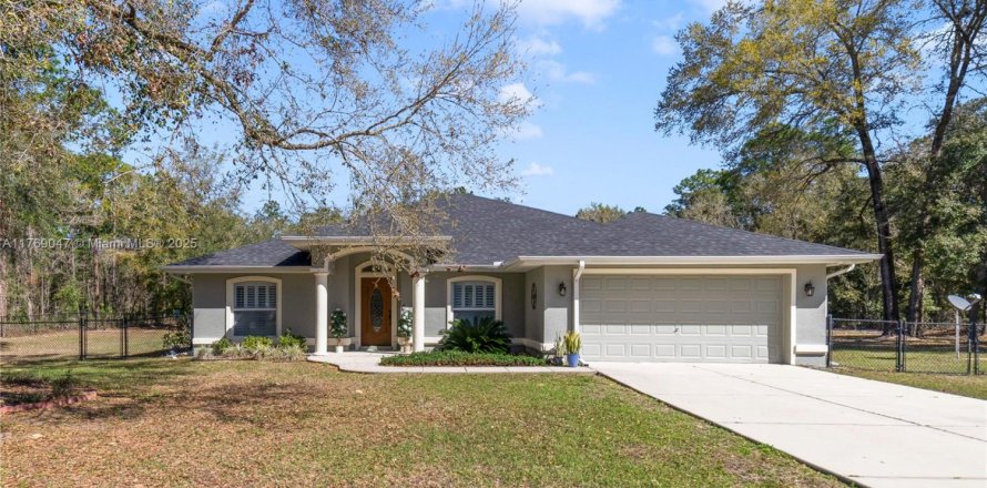 House in Ocala, Florida 4 bedrooms, 195.75 sq.m. № 1691990