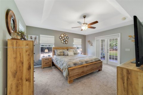 House in Ocala, Florida 4 bedrooms, 195.75 sq.m. № 1691990 - photo 9