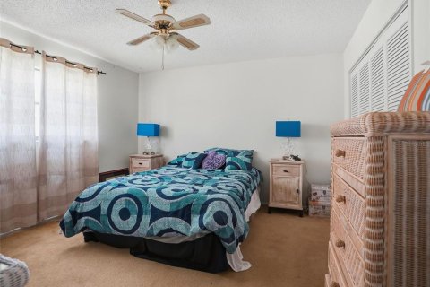 House in Hudson, Florida 3 bedrooms, 179.49 sq.m. № 2411613 - photo 25
