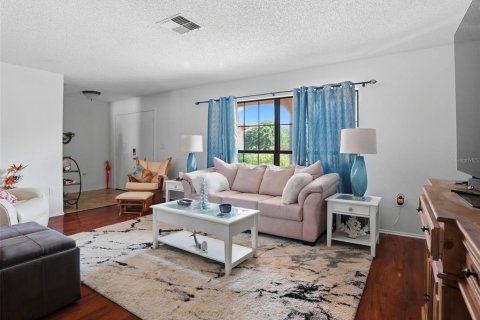 House in Hudson, Florida 3 bedrooms, 179.49 sq.m. № 2411613 - photo 9