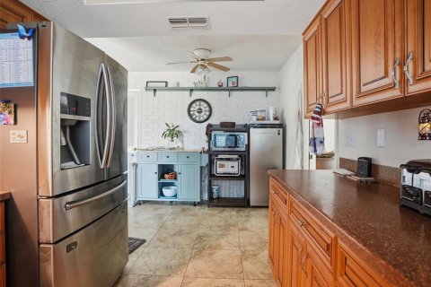 House in Hudson, Florida 3 bedrooms, 179.49 sq.m. № 2411613 - photo 15