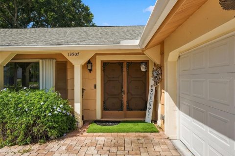 House in Hudson, Florida 3 bedrooms, 179.49 sq.m. № 2411613 - photo 4