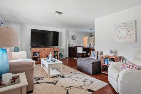 House in Hudson, Florida 3 bedrooms, 179.49 sq.m. № 2411613 - photo 6