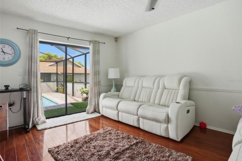 House in Hudson, Florida 3 bedrooms, 179.49 sq.m. № 2411613 - photo 12