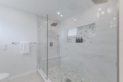 Casa en venta en Bradenton, Florida, 5 dormitorios, 198.44 m2 № 1906044 - foto 11