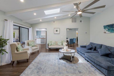 Casa en venta en Bradenton, Florida, 5 dormitorios, 198.44 m2 № 1906044 - foto 2