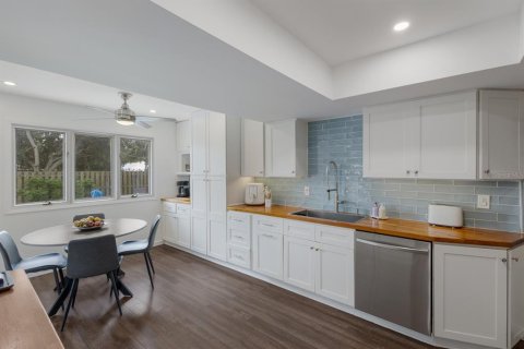 Casa en venta en Bradenton, Florida, 5 dormitorios, 198.44 m2 № 1906044 - foto 3