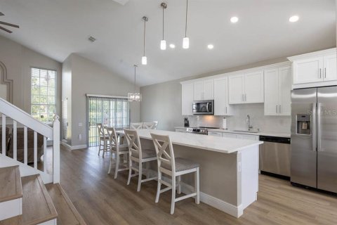 Villa ou maison à vendre à Orlando, Floride: 4 chambres, 192.68 m2 № 2202602 - photo 9