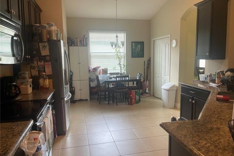 Villa ou maison à louer à Brandon, Floride: 4 chambres, 182 m2 № 2319192 - photo 3