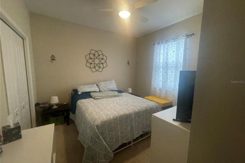 Villa ou maison à louer à Brandon, Floride: 4 chambres, 182 m2 № 2319192 - photo 8