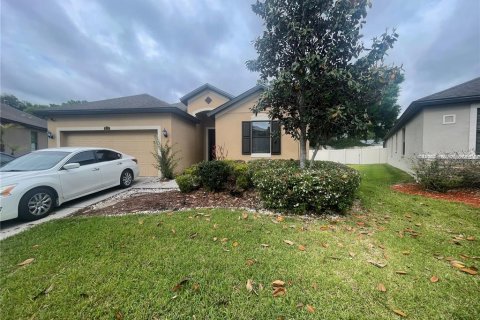 Villa ou maison à louer à Brandon, Floride: 4 chambres, 182 m2 № 2319192 - photo 2