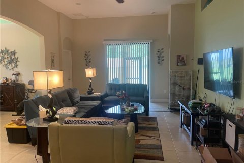 Villa ou maison à louer à Brandon, Floride: 4 chambres, 182 m2 № 2319192 - photo 5