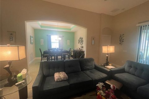 Villa ou maison à louer à Brandon, Floride: 4 chambres, 182 m2 № 2319192 - photo 6