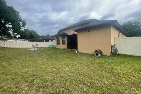 Villa ou maison à louer à Brandon, Floride: 4 chambres, 182 m2 № 2319192 - photo 12