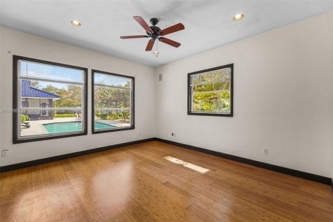 Casa en venta en Homestead, Florida, 4 dormitorios, 609.44 m2 № 2058444 - foto 9