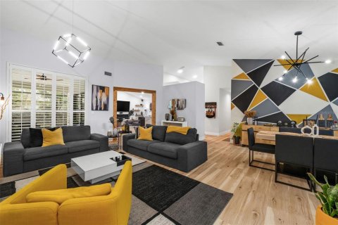 House in Sarasota, Florida 4 bedrooms, 235.32 sq.m. № 2103374 - photo 6