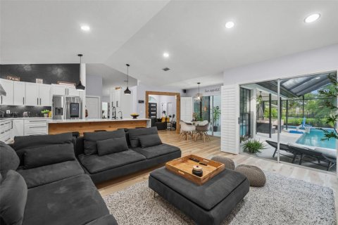 House in Sarasota, Florida 4 bedrooms, 235.32 sq.m. № 2103374 - photo 16