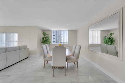 Condominio en venta en Sunny Isles Beach, Florida, 3 dormitorios, 145.86 m2 № 1862956 - foto 4