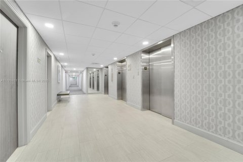 Condominio en venta en Sunny Isles Beach, Florida, 3 dormitorios, 145.86 m2 № 1862956 - foto 2