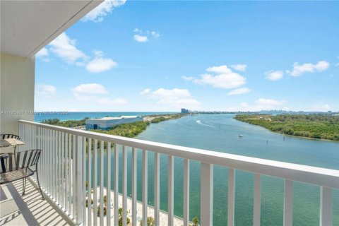 Condominio en venta en Sunny Isles Beach, Florida, 3 dormitorios, 145.86 m2 № 1862956 - foto 1